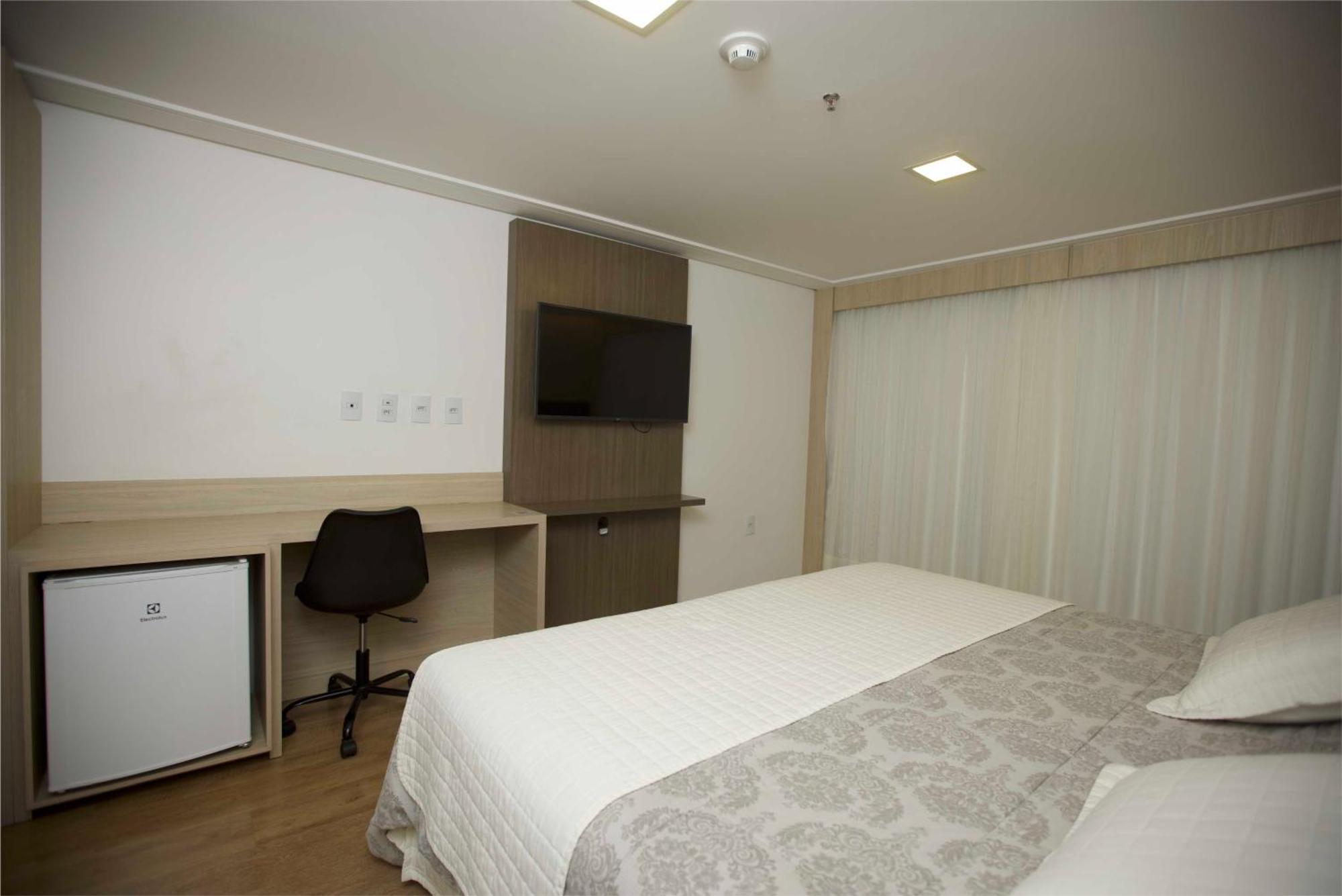 Mogano Premium Hotel - Eletroposto Chapeco Exterior photo